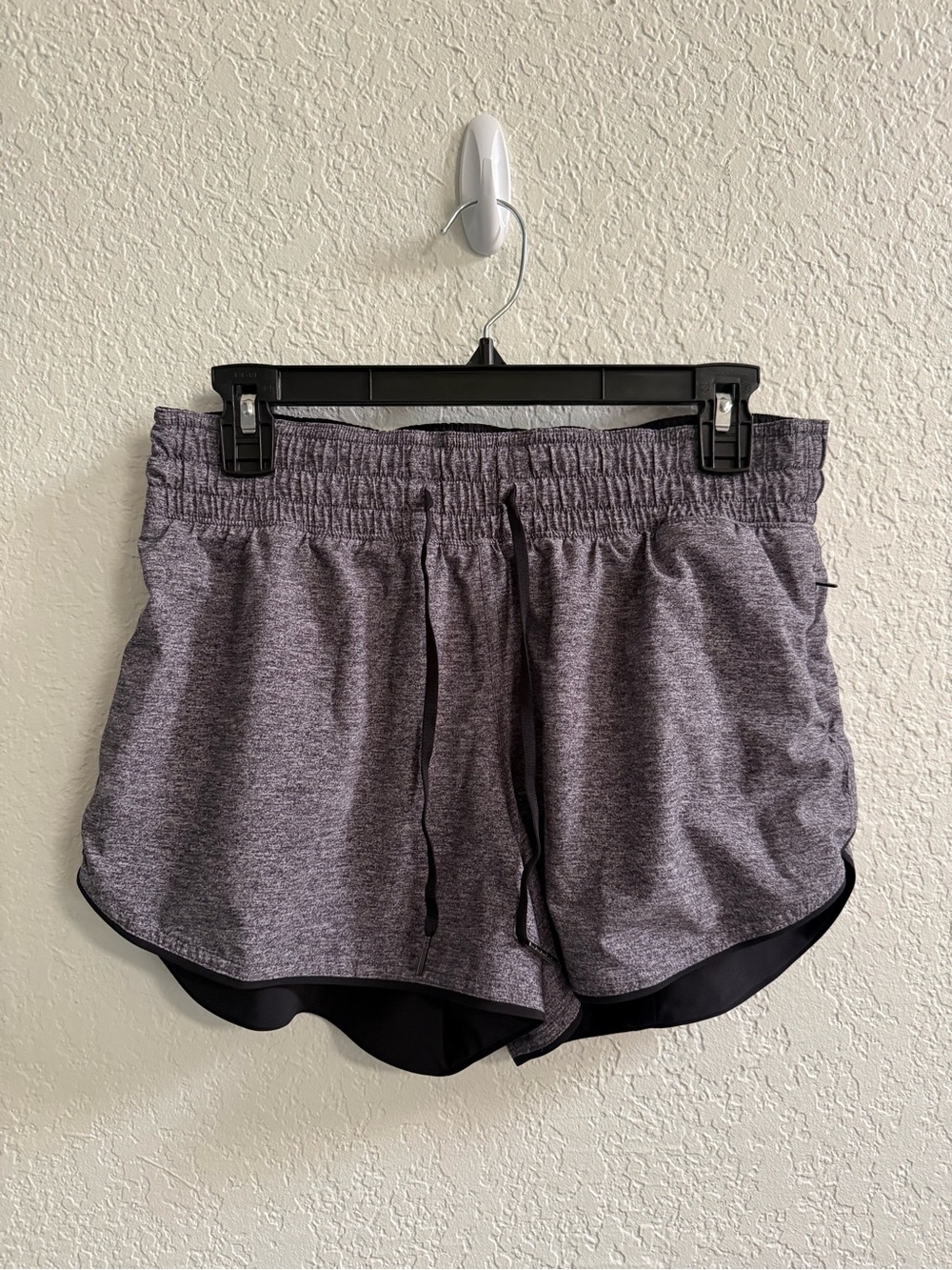 lululemon athletica reversible black/gray shorts